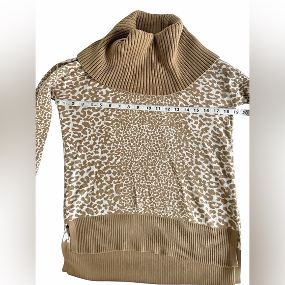 Michael Kors XS Tan Beige Leopard Print Sweater Cowl Neck Ribbed Trim Pullover - Picture 8 of 8